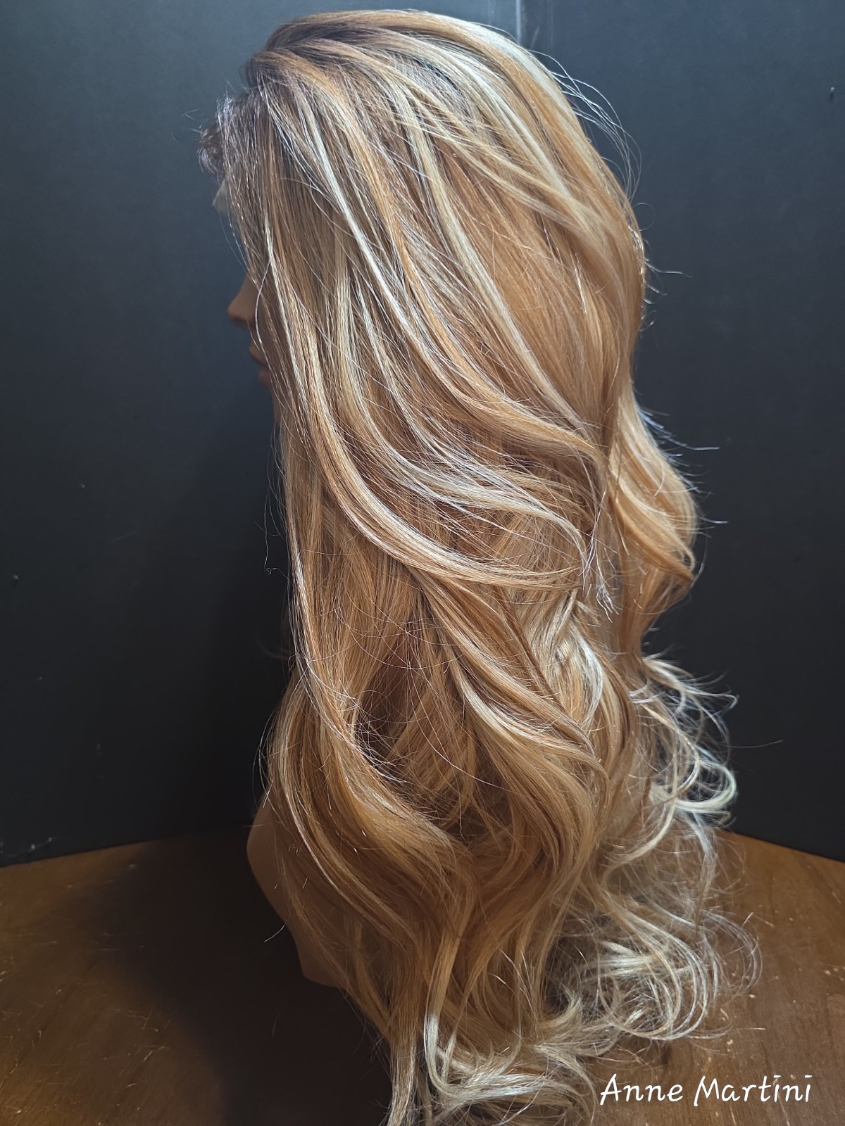 Women’s Lace Front Synthetic Wavy Wig Layered Free-Part Blonde/Light Brown Long