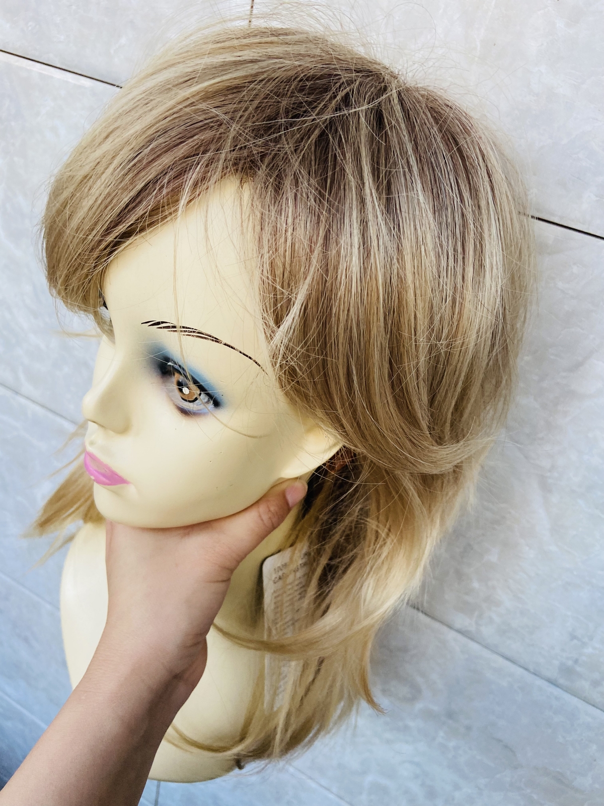 Medium Length Blonde Mix Straight Synthetic Hair Wigs Super Soft Natural Fashion
