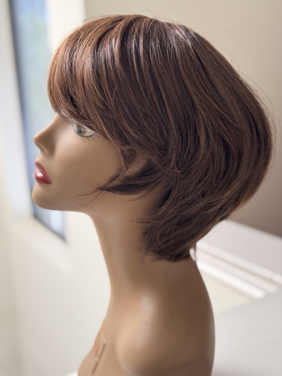WOMENS SHORT CHIN-LENGTH STRAIGHT SLEEK BOB WIG W/ A WEFTED BACK PAGE BOY LOVELY