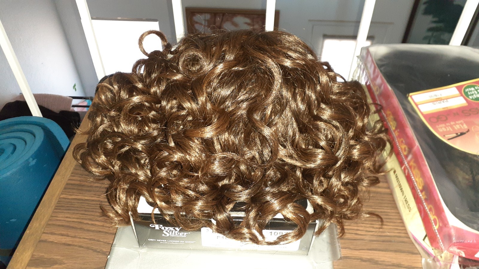 Foxy Silver Natalia Wig – Color F1B/30 – New Open Box