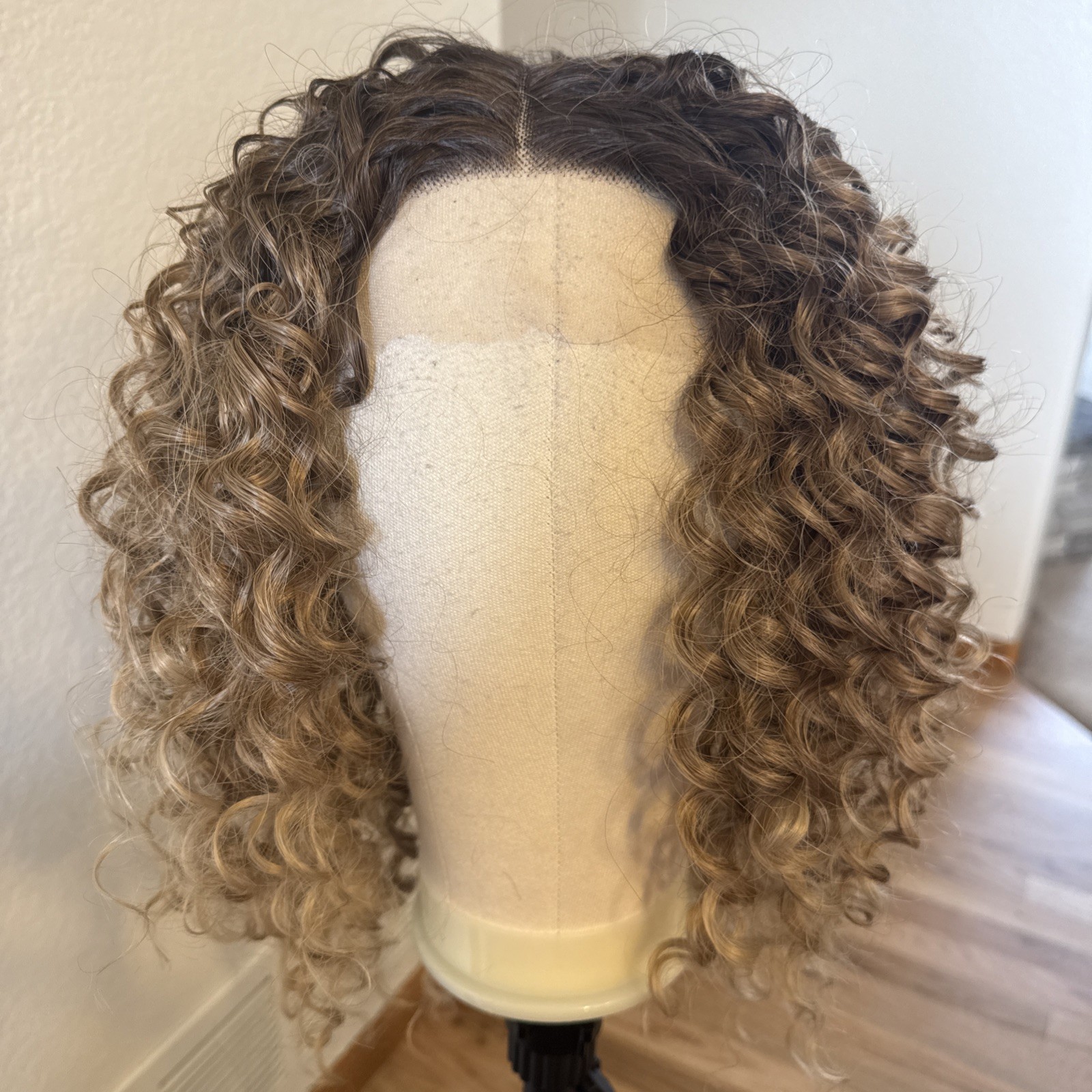 388 Curly Long Lace Cap Dark Blonde 24” Synthetic Big Hair. Very Nice 388