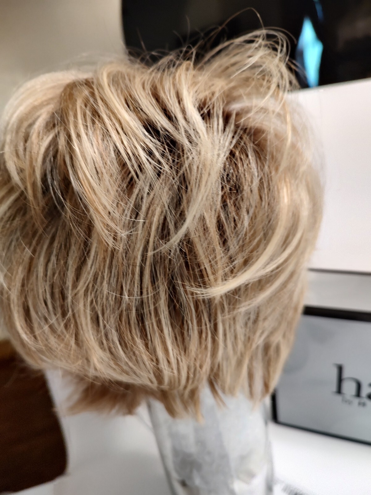 hairdo. by HAIRUWEAR Flirty Flip Wig/ Rooted Golden Wheat “NEW w/Tags”8