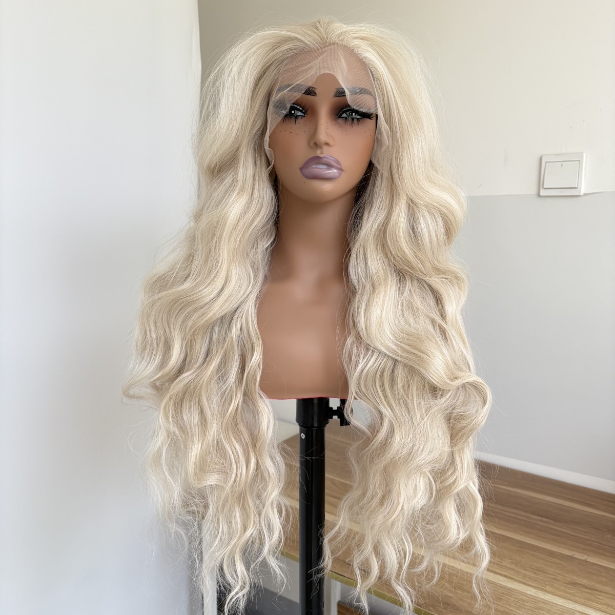 Heat Resistant Hair Long Wavy Frontal Lace Wigs Highlight Blonde Layered