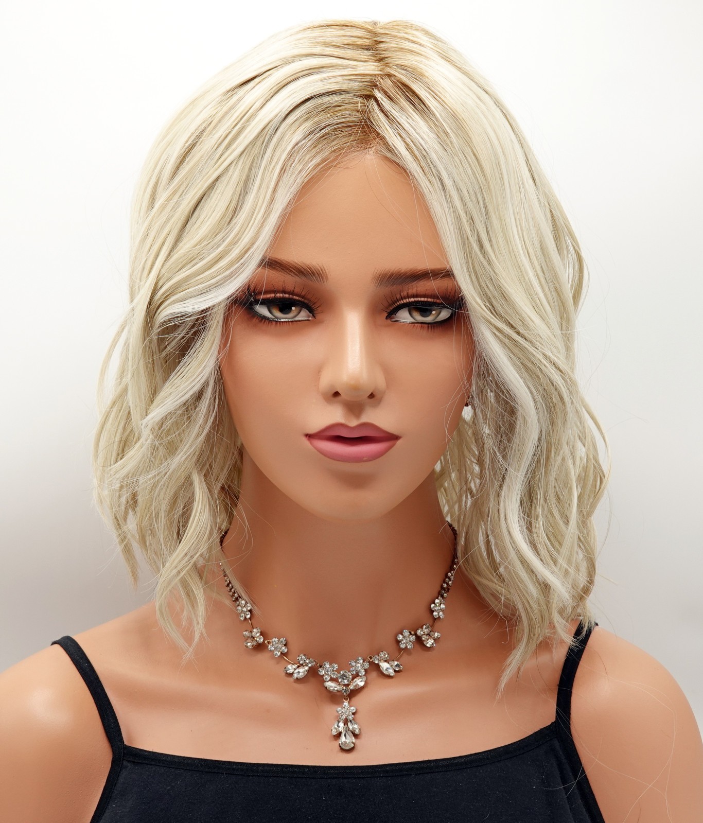 SOMERS Wig by ESTETICA, SUNLIT BLONDE Heat Friendly! Ctr Mono Part +Lace Frt NEW