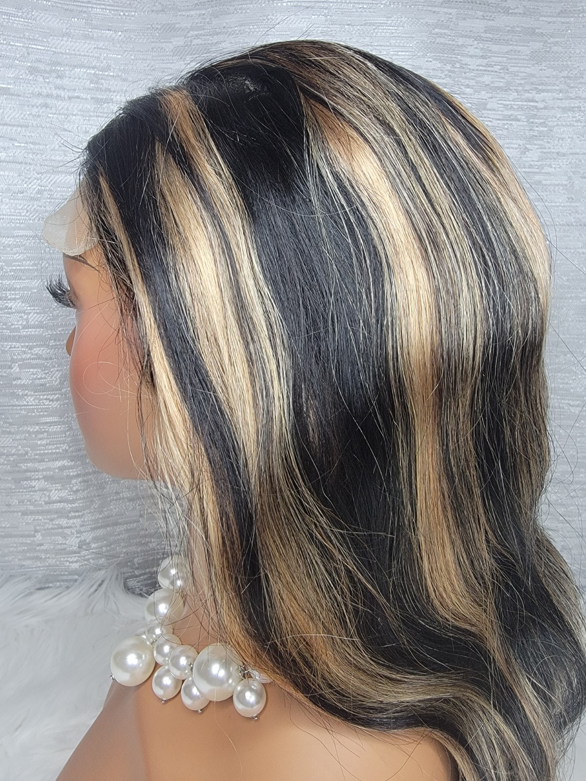16inch Gorgeous Highlighted, 4×4 Bodywave, 100% Human Hair.