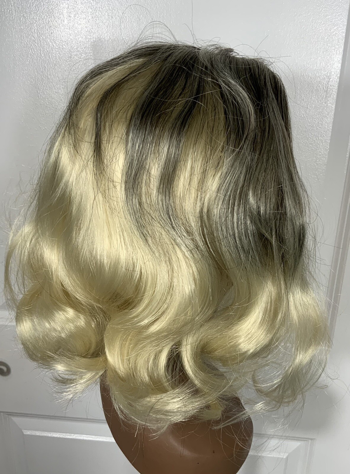 Synthetic Wig Light Blonde/Ash Gray Roots SZ Average Wavy Shoulder Length J-2