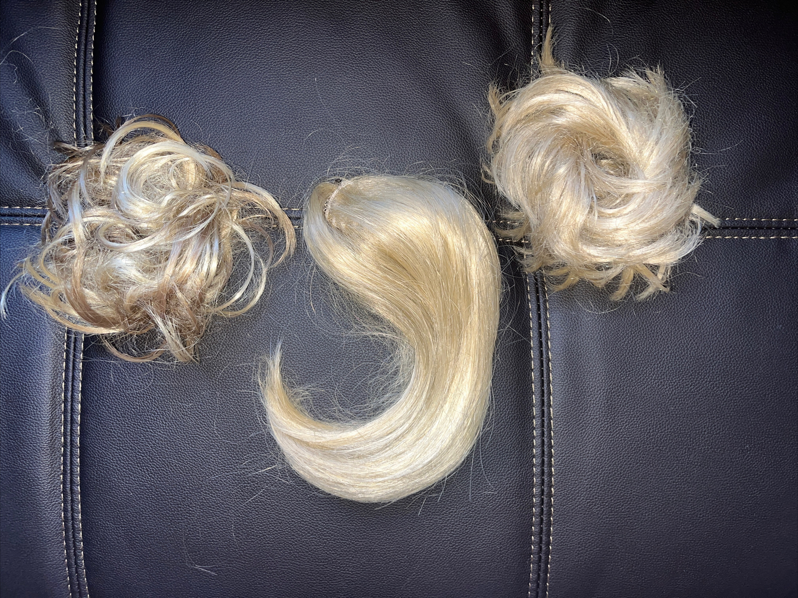 4 PIECE BLOND HAIR ACCESSORIES SCRUNCHIES PONYTAIL BRAID BUNS EXTENTION CLIP