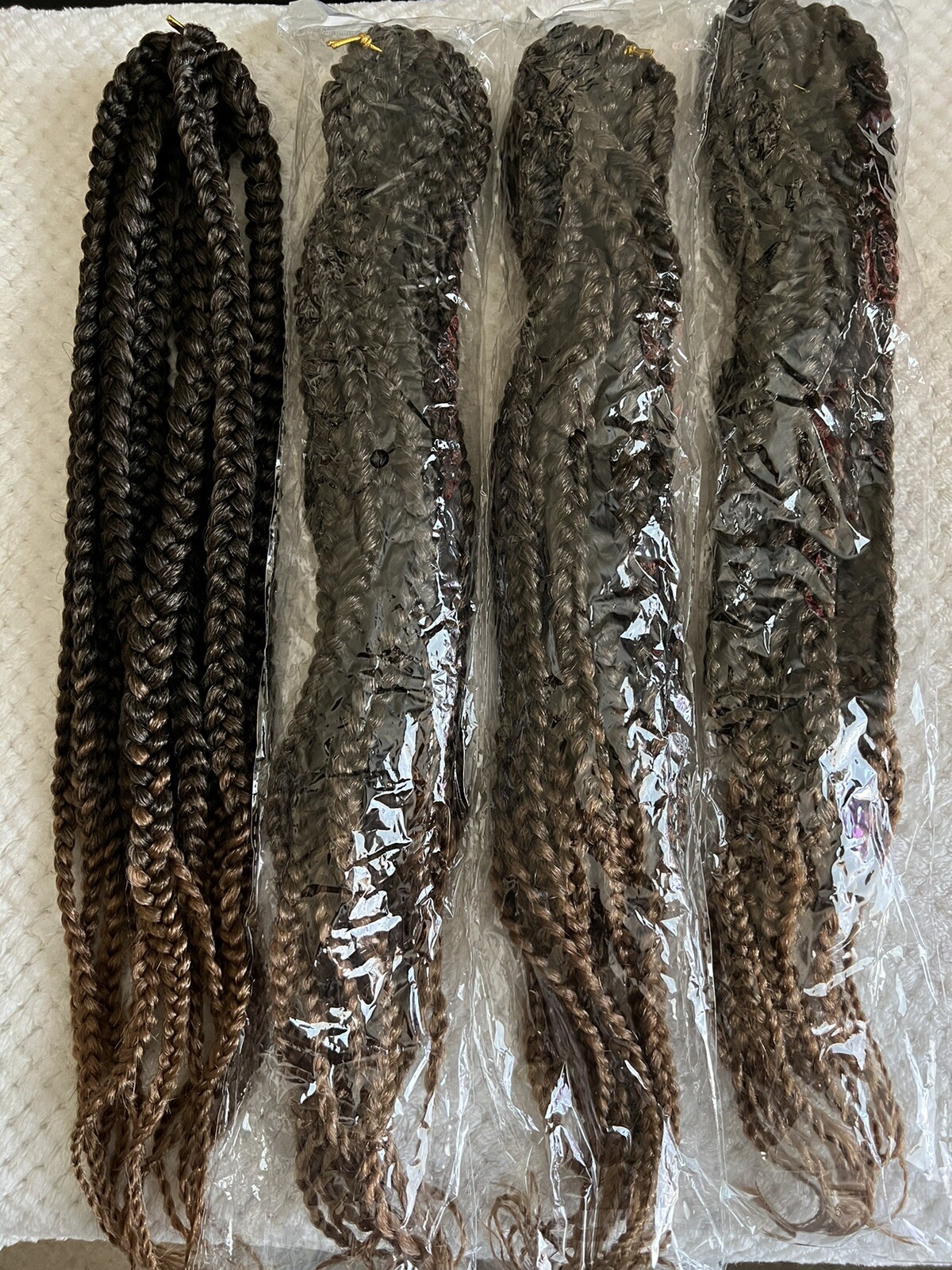 Women’s ombre hair braids Extensions. 4 Bags. 12 In Each Bag.
