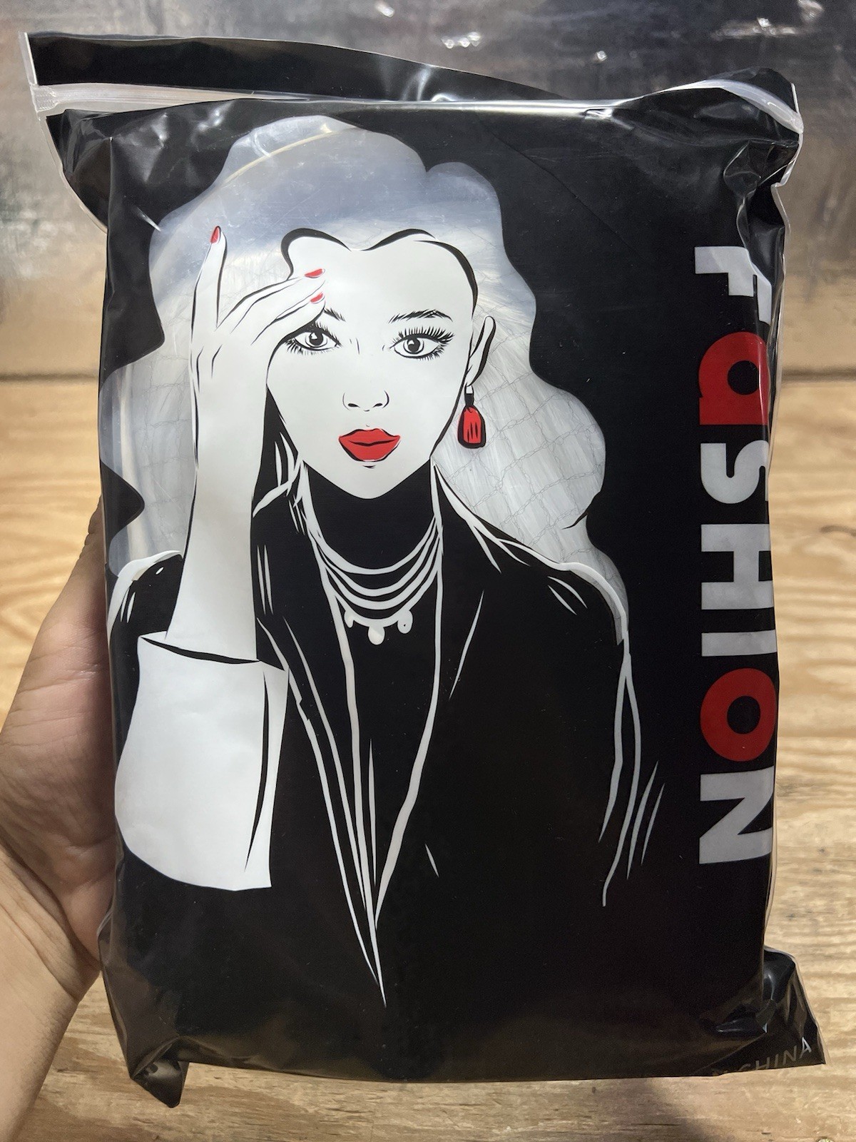 Cruella Deville Costume Women Wig Black and White Cosplay Wig 13”