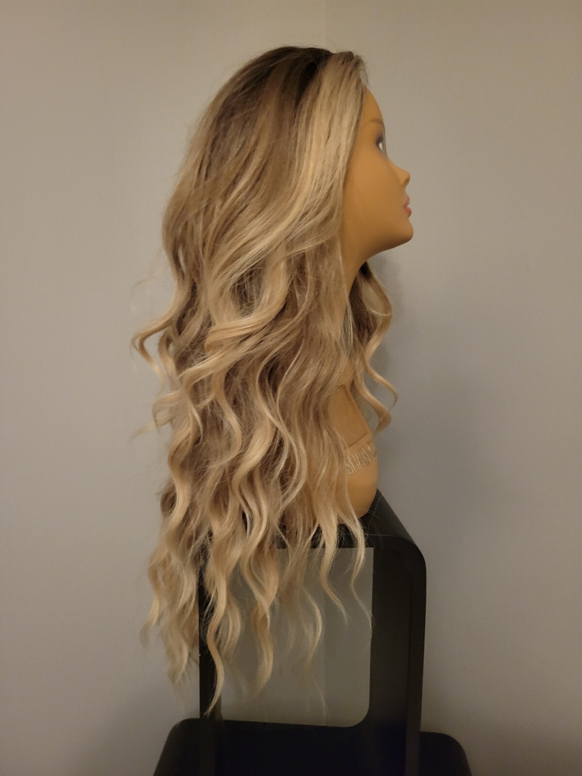28″ VOLUMINOUS LONG GOLDEN HIGHLIGHTS BLONDE DIRTY BLONDE WAVY WIG NEW