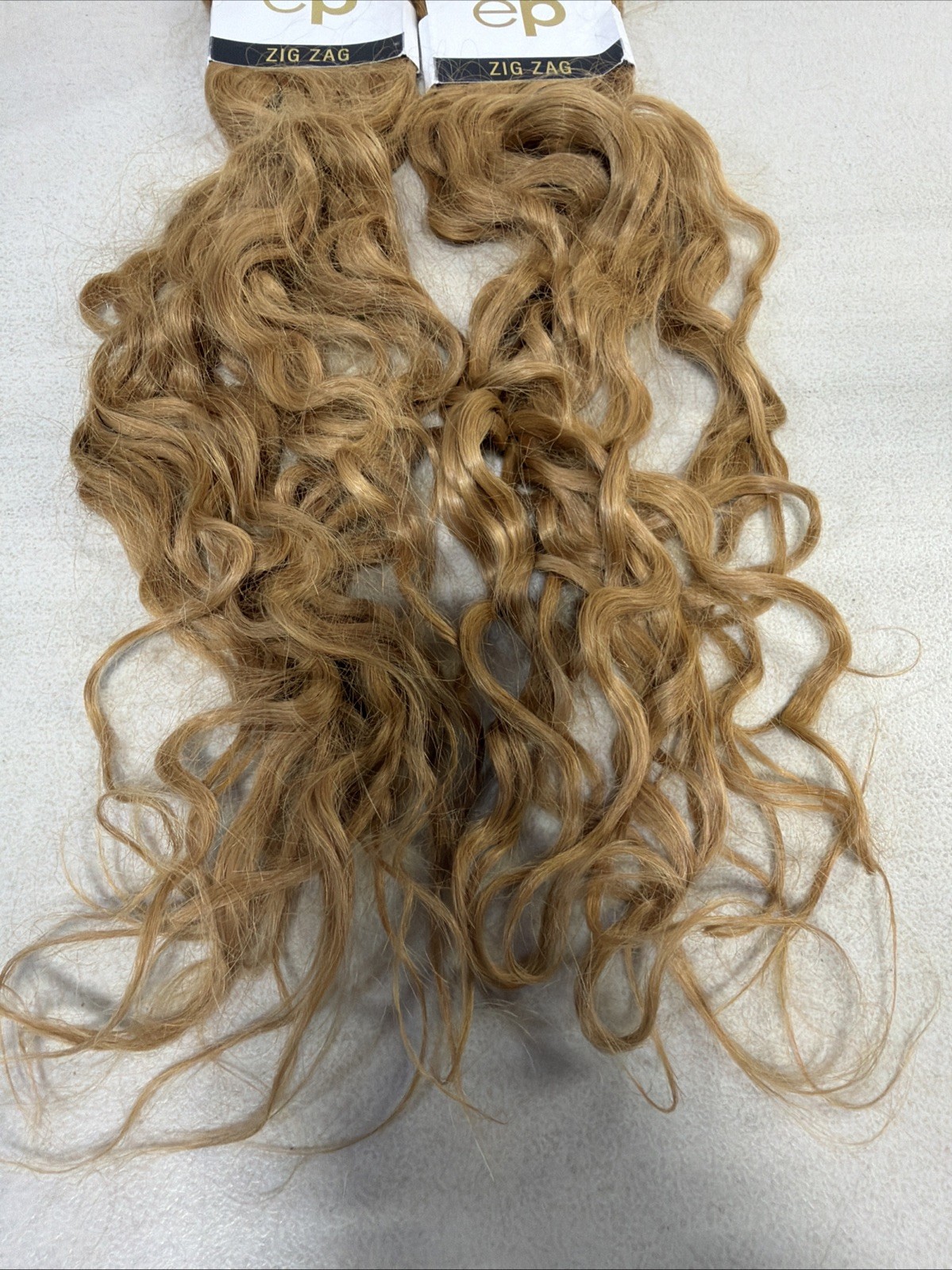 Extensions Plus ZIG ZAG curly Wefts 27-29in Honey Blonde