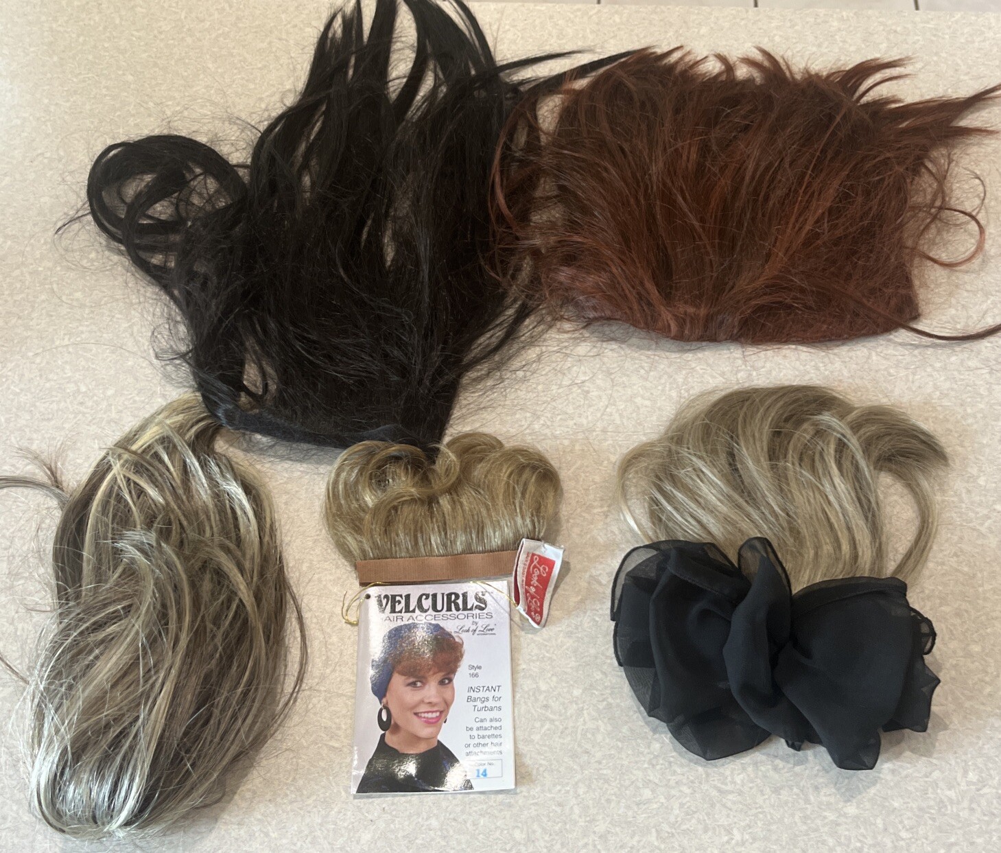 Women’s Wig A Lot Of 5 Wigs. Different color hairpieces for women