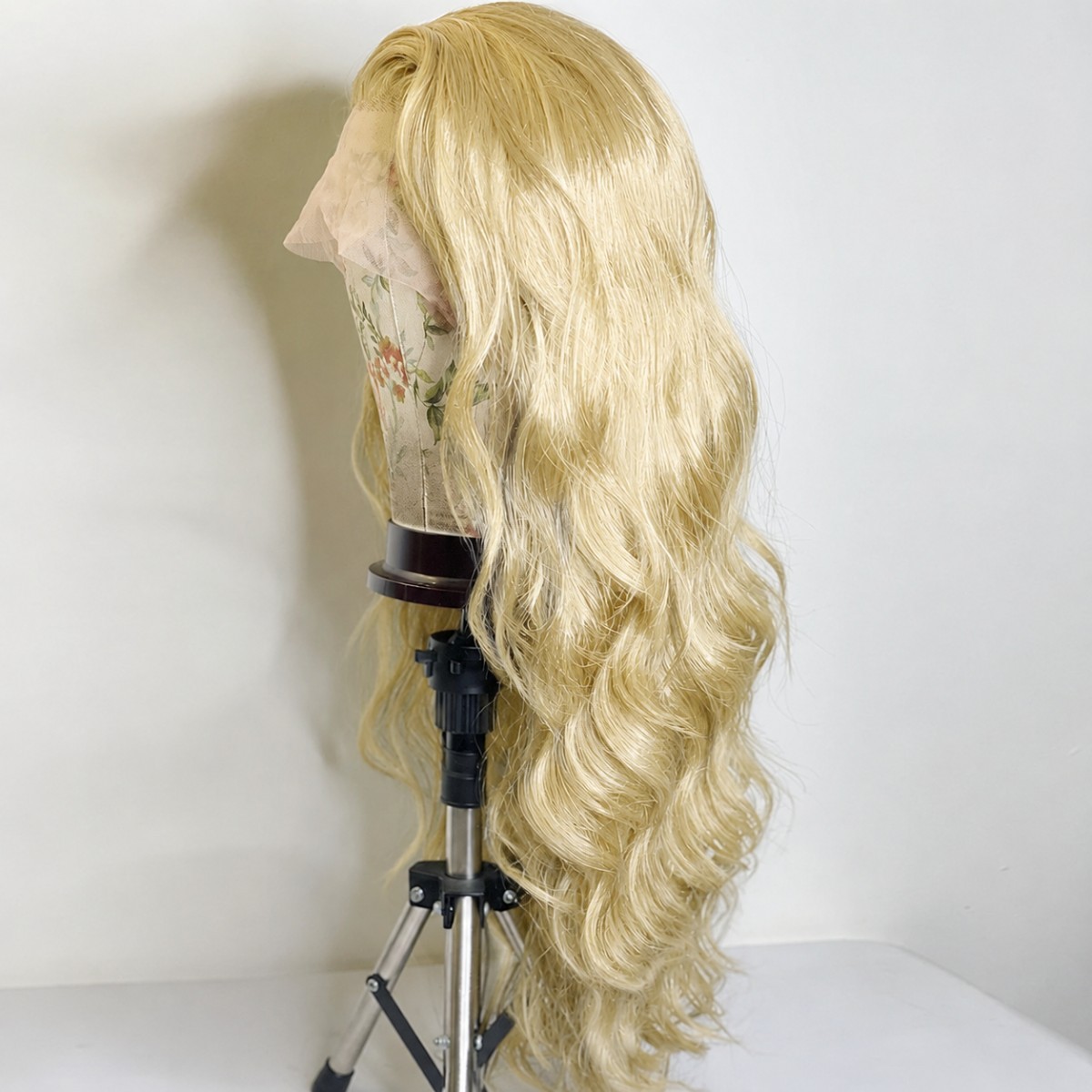 Synthetic Hair Heat Resistant Long Wavy Blonde Layered Lace Front Wigs