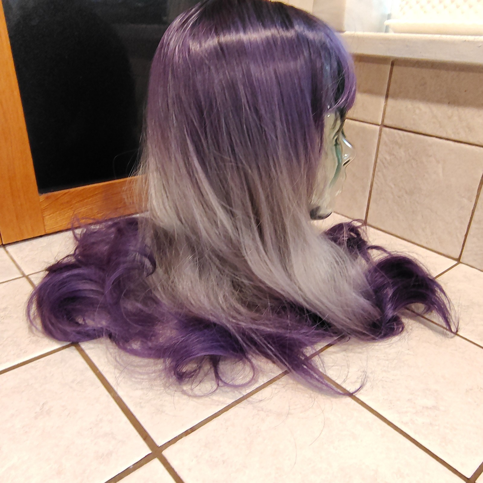 Synthetic Wig K-pop Idol Style ombre black White Purple Wave 18 Inch & Bangs B74