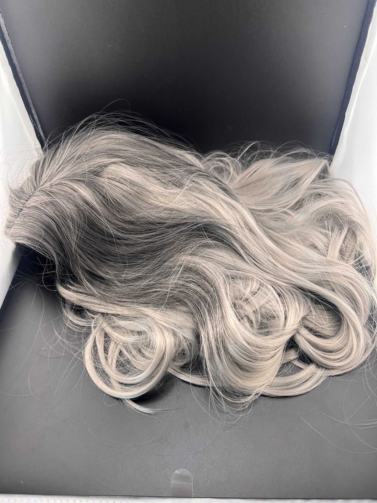NEW Wig 28 Inch Wave Granny Grey FREE SHIPPING Lot C With Wig Cap