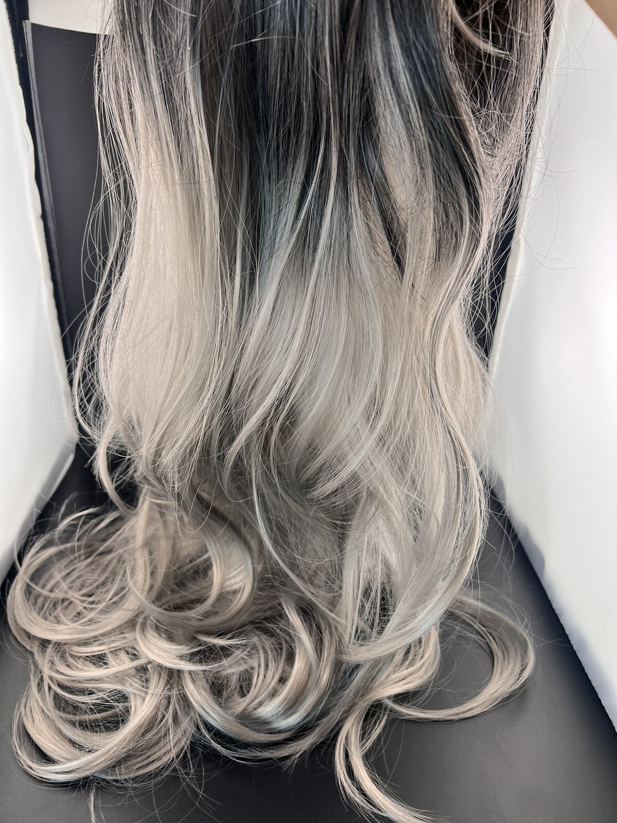 NEW Wig 28 Inch Wave Granny Grey FREE SHIPPING Lot C With Wig Cap