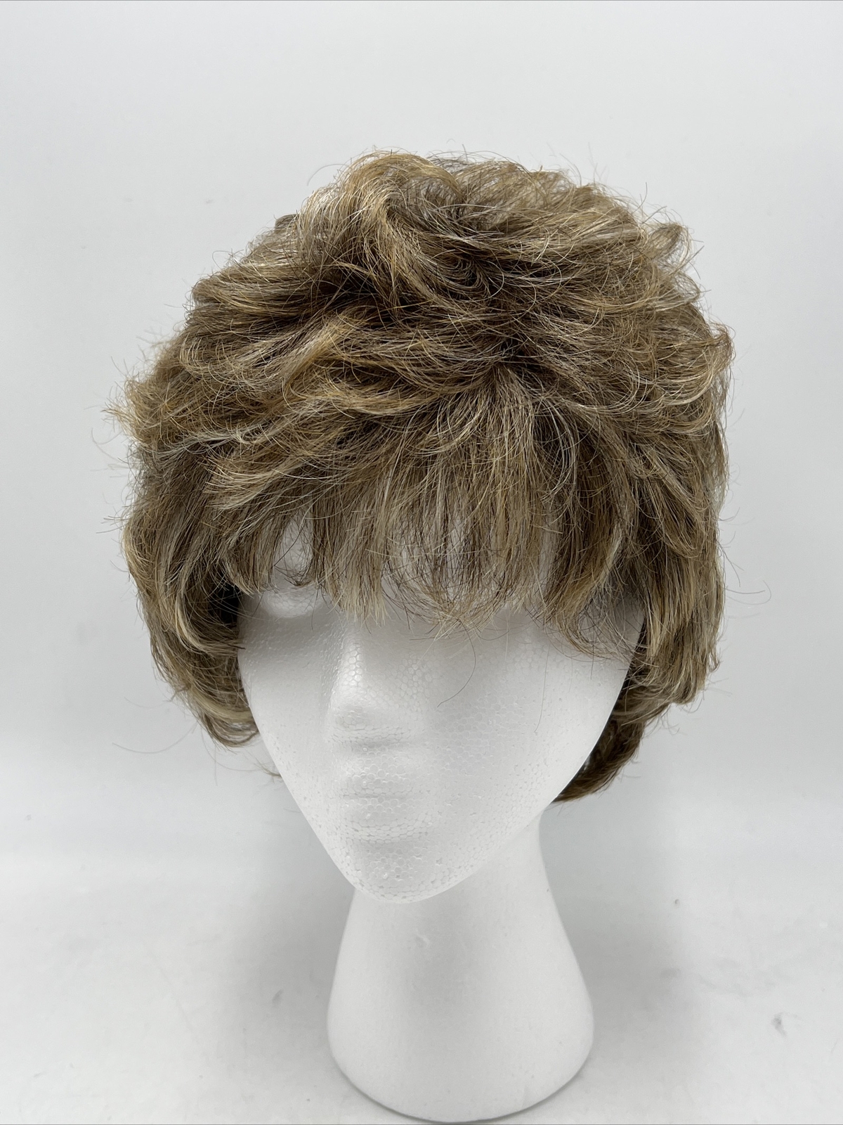 Aspen Short Women’s Gray Silver Full Net Wig CS-109 Sophie Color 36 in Box