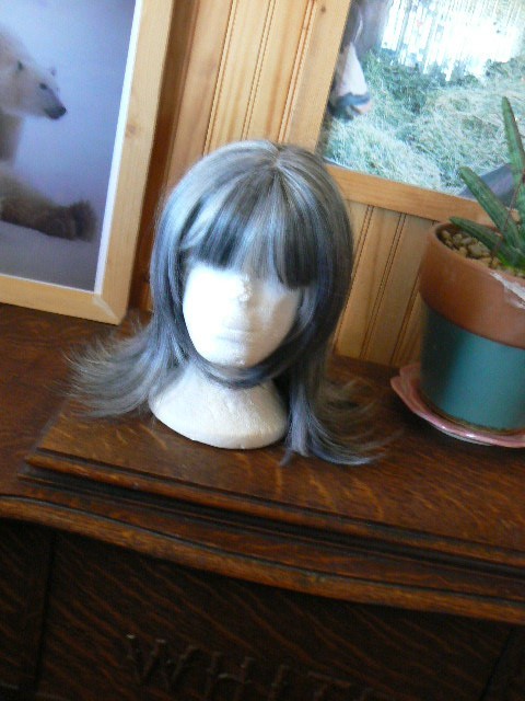 SALT AND PEPPER WIG FOR WOMAN USED ONCE