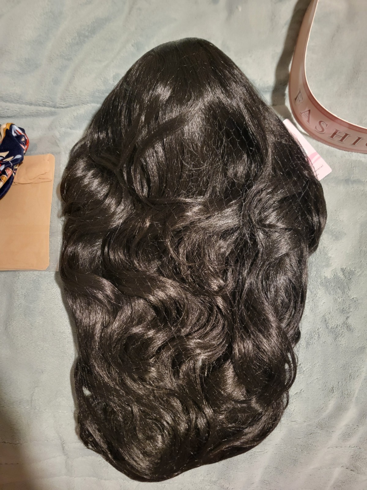 Yaki Wavy Headband Wig for Black Women Layered Filp 26in (Flower Headband) #1B