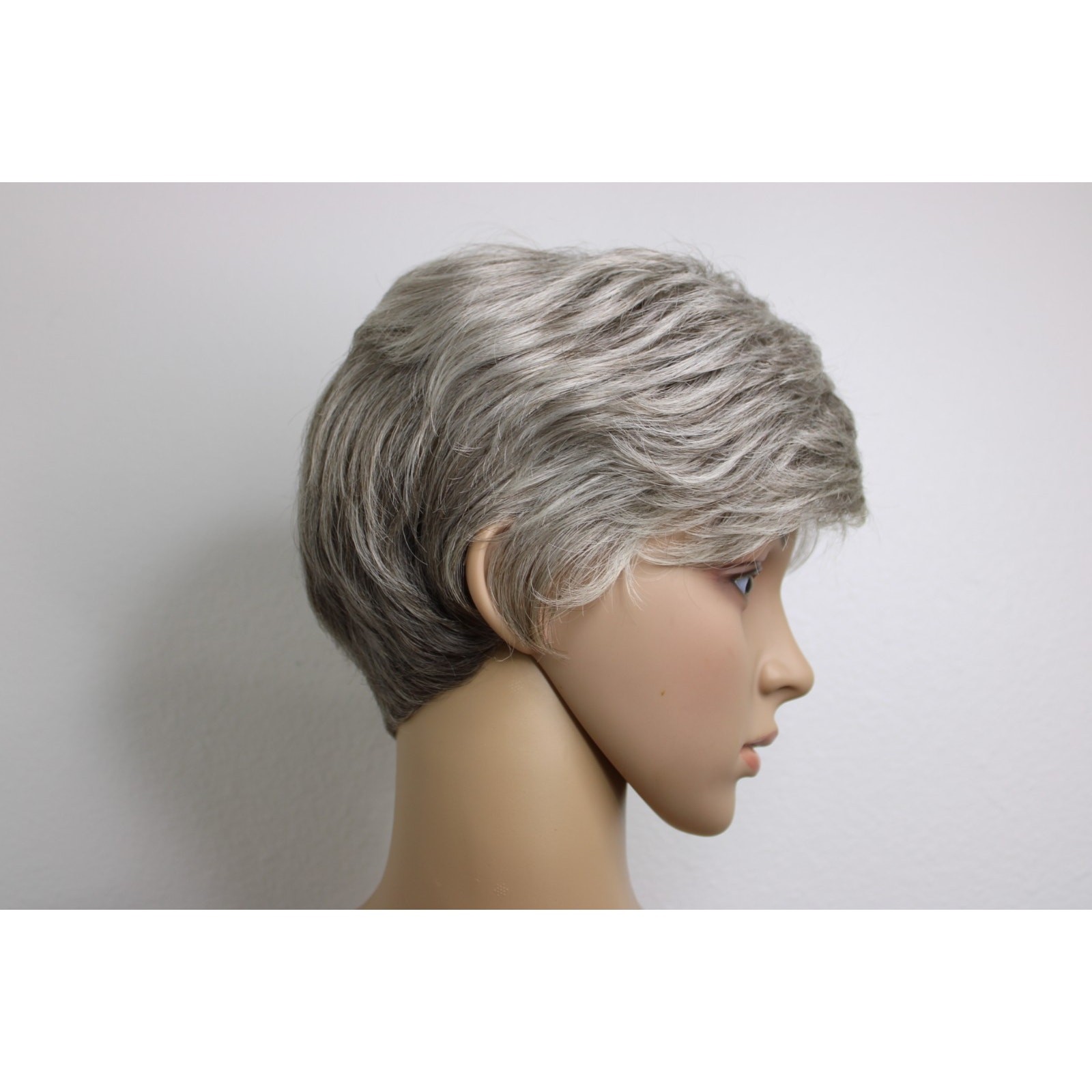 Estetica Short Wig Silver Gray R51