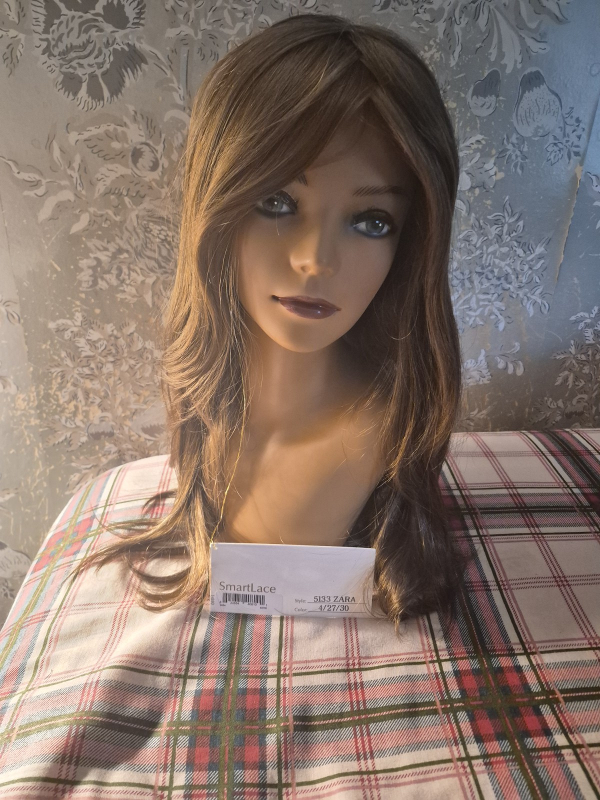 JON RENAU NEW ZARA Straight Layered Synthetic Wig Average Cap Color 4/27/30