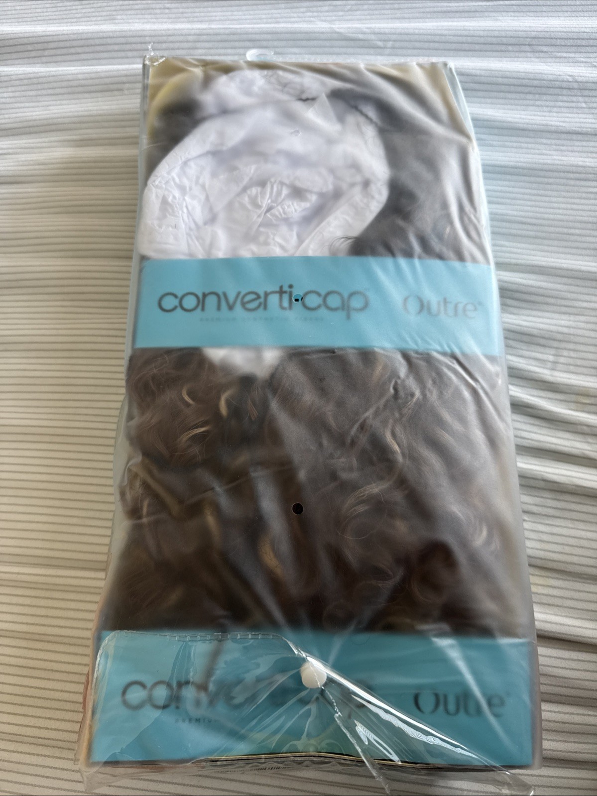 Outre Converti-Cap Beach Babe Wig – DR Chai Latte – Heat Resistant – Deluxe Cap