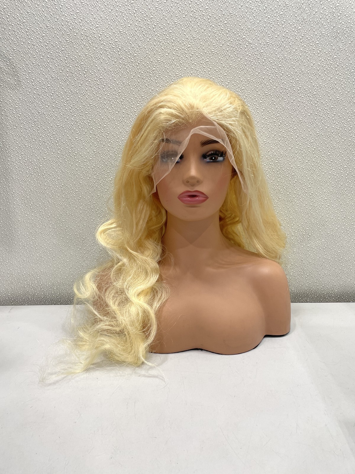 613 Blonde Body Wave Human Hair Blend 13×6 Lace Front Glueless Wig, 28″