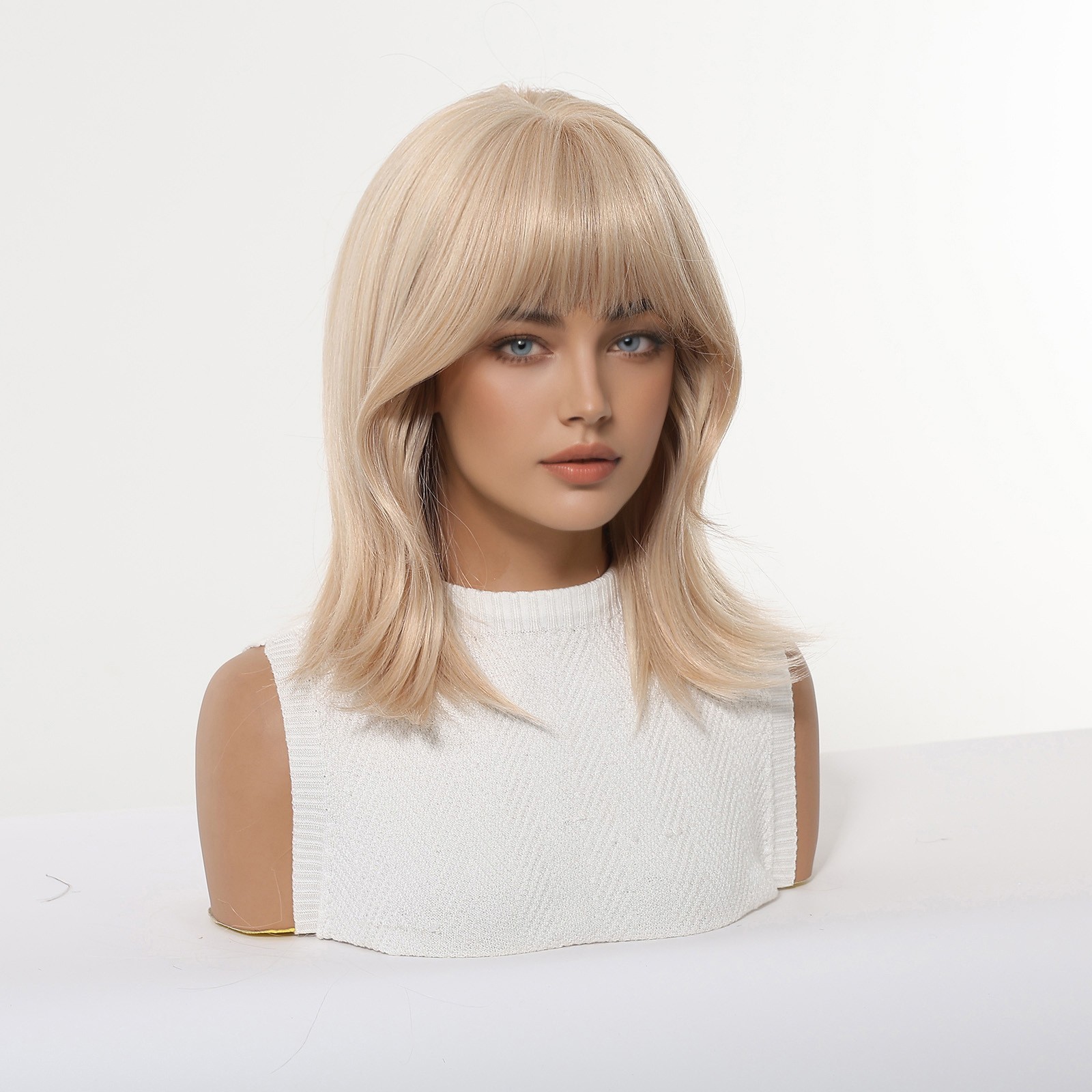 Blonde Wigs Short Straight Bob Wig With Bangs For Women 14in Natural Synthetic W