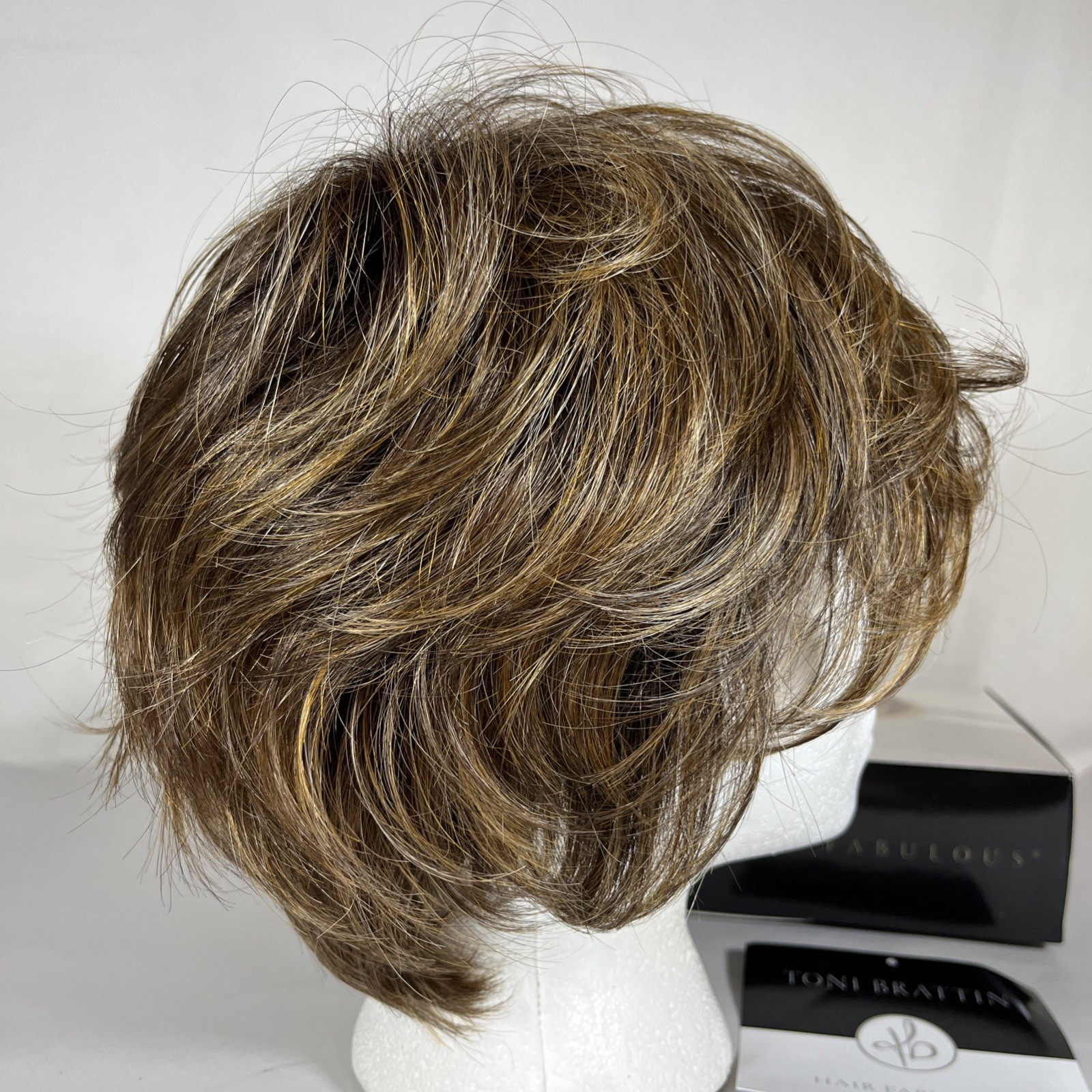 Toni Brattin 317 Enchanting Regular BROWN BLONDE Short Textured Wig New in Box