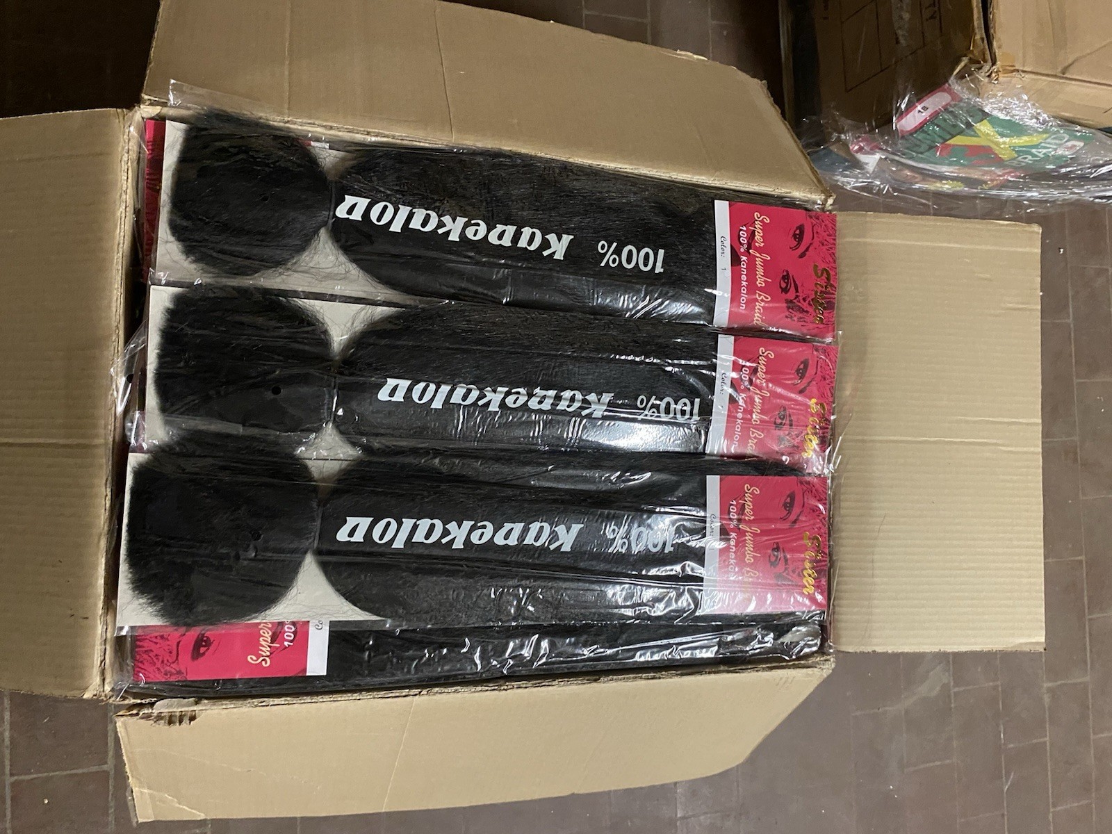 90 Sister Super Jumbo Braid Color 1 100% kanekalon