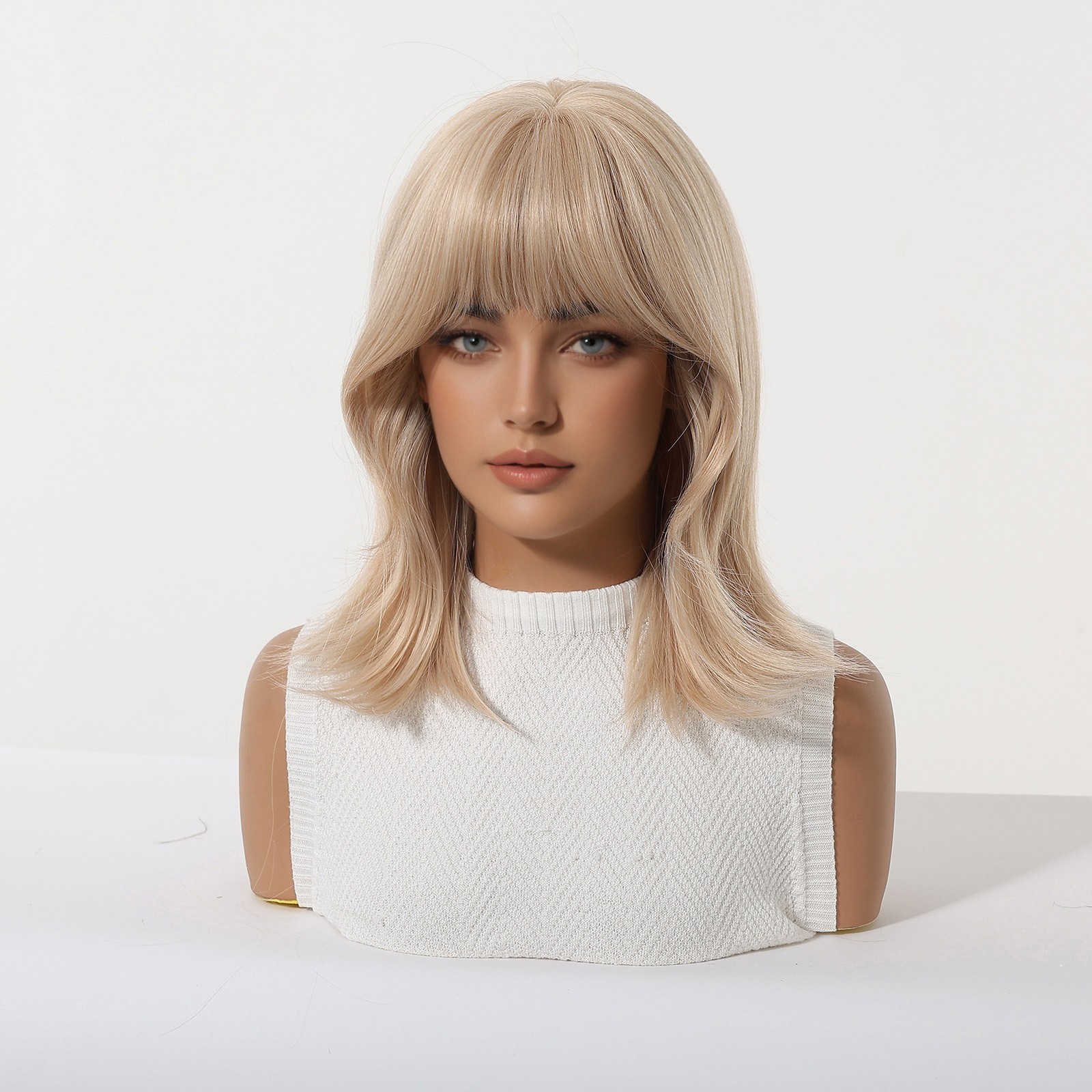 Blonde Wigs Short Straight Bob Wig With Bangs For Women 14in Natural Synthetic W