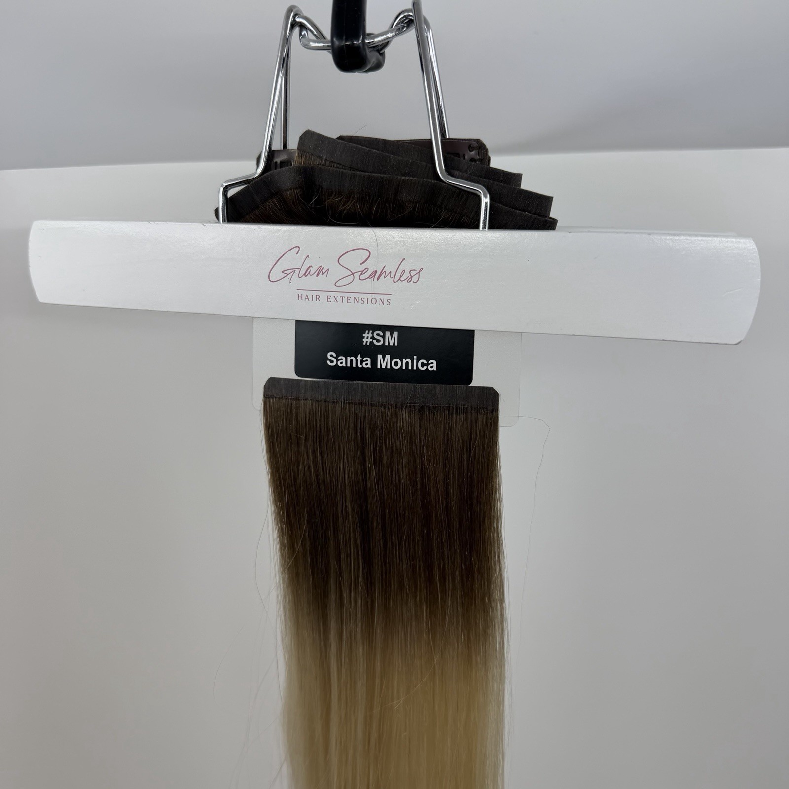 Glam Seamless Blonde Root 26″ 7 Piece Clip In Invisi Clip Extensions New Sealed
