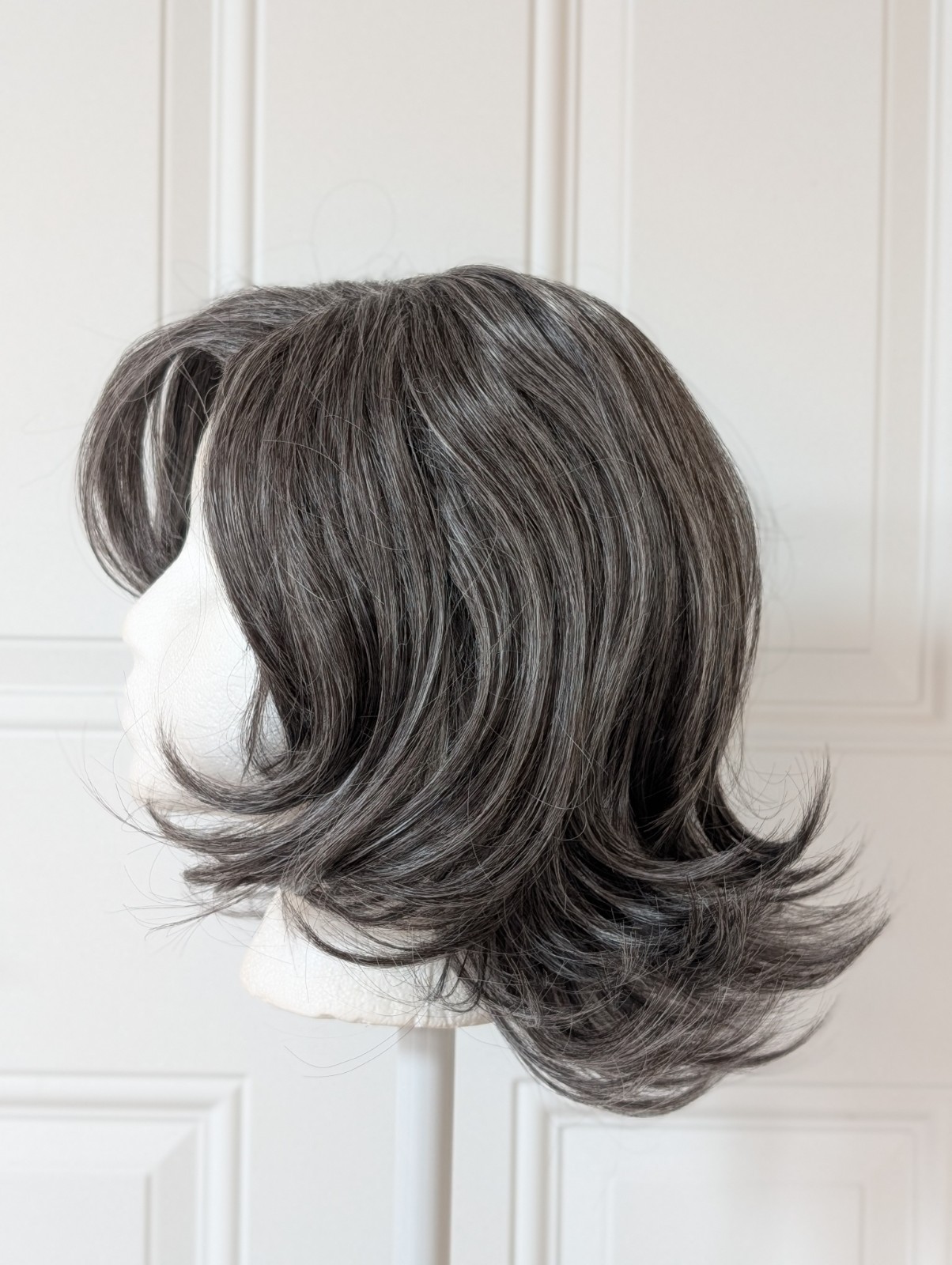 Women’s Medium Straight Wig – Salt & Pepper – Synthetic – Elastic Cap