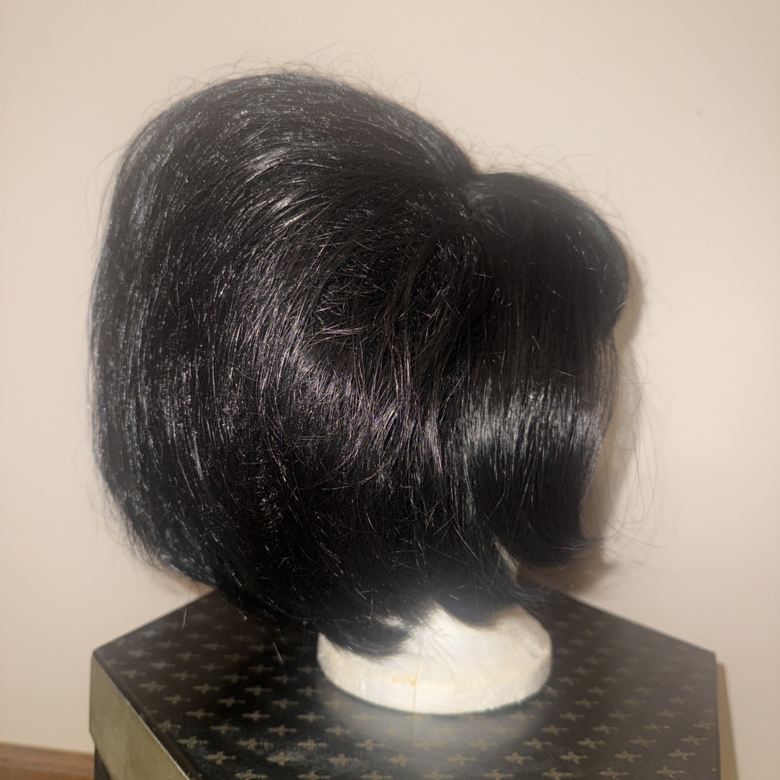 VTG 1960/70s 100% Kanekalon Chevolon Wig Bouffant Bob Black W/ Original Box