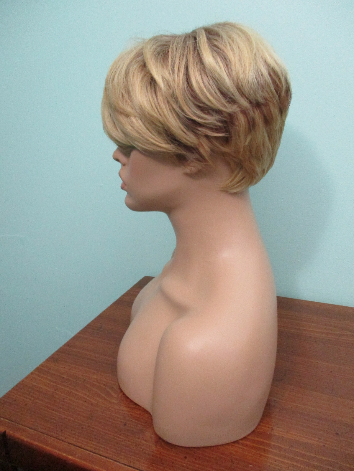 4 – 6″ blonde and medium brown asymmetrical WEDGE style WIG – sideswept bangs
