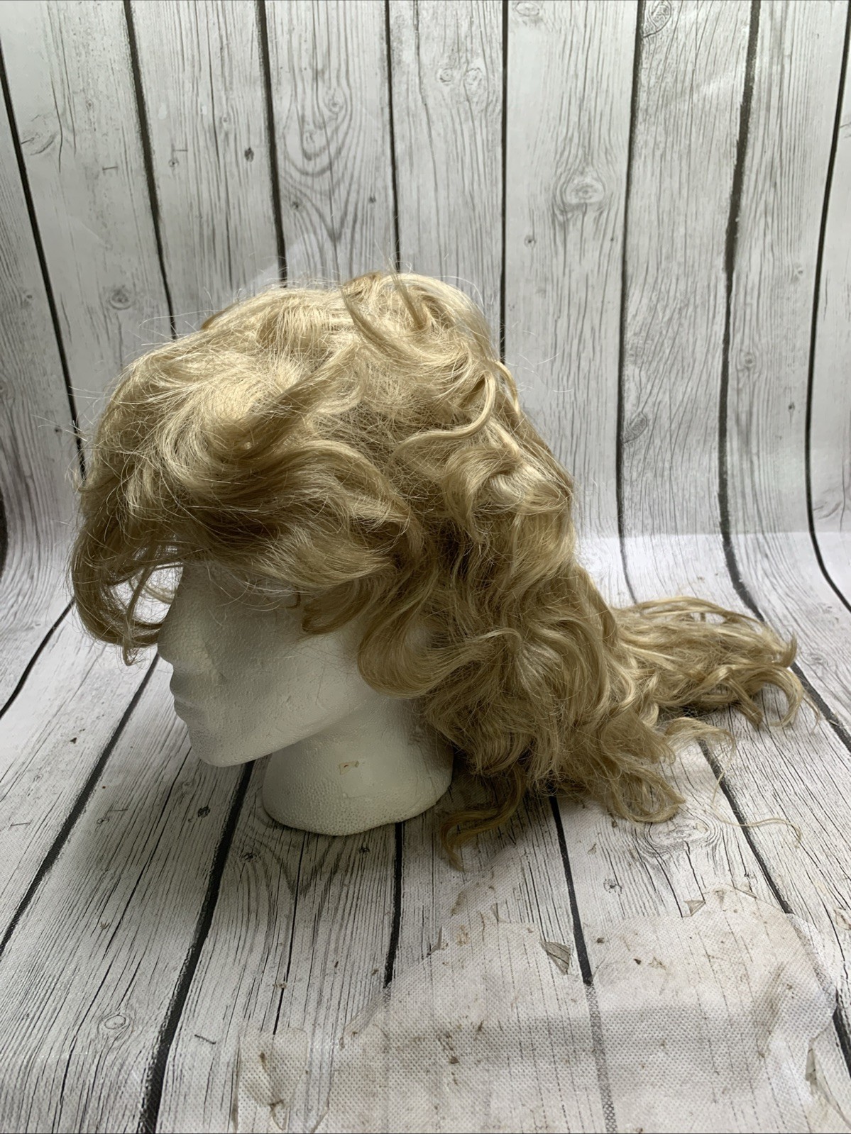 Mona Lisa Wig Modacrylic Short Blonde