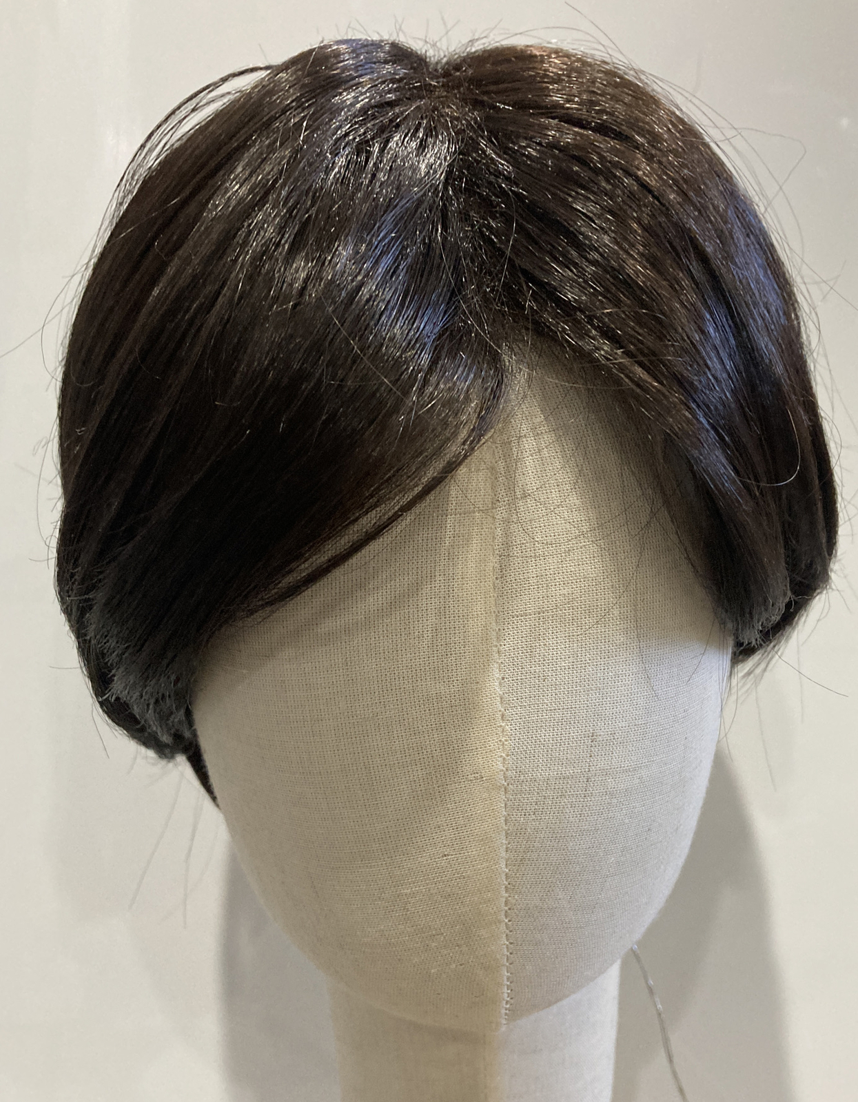 SHATTERED BOB WIG BY HAIRDO R4 Midnight Brown Dark Brown New In Box