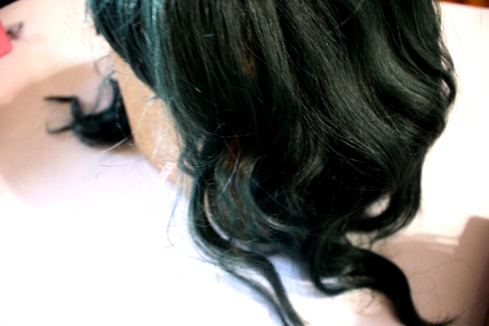 PASTEL DARK GREEN WIG WAVY HAIR WITH BANGS