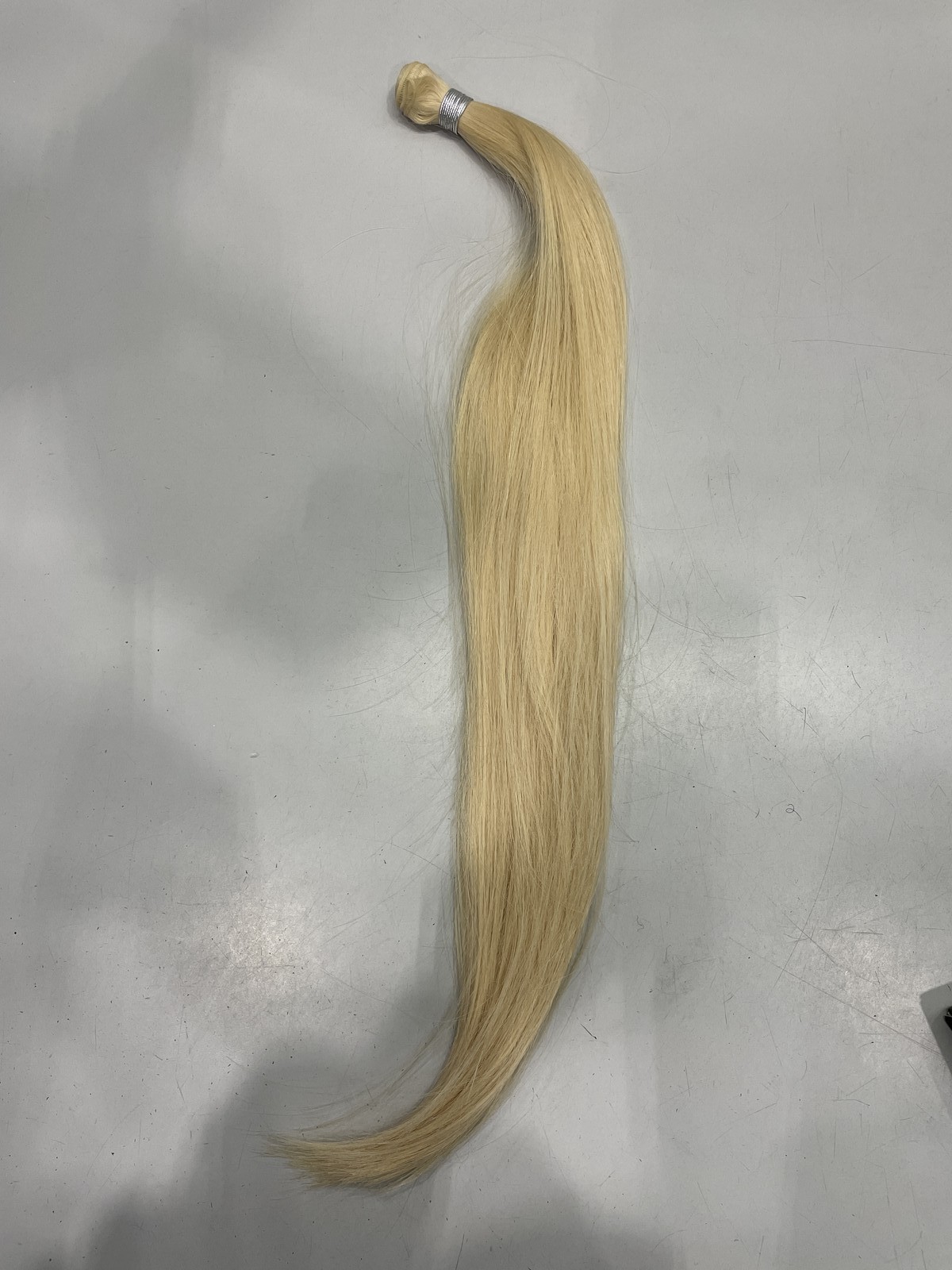 Bellami Professional Infinity Weft Ash Blonde #60 Human Hair Extensions, 22″ 85g