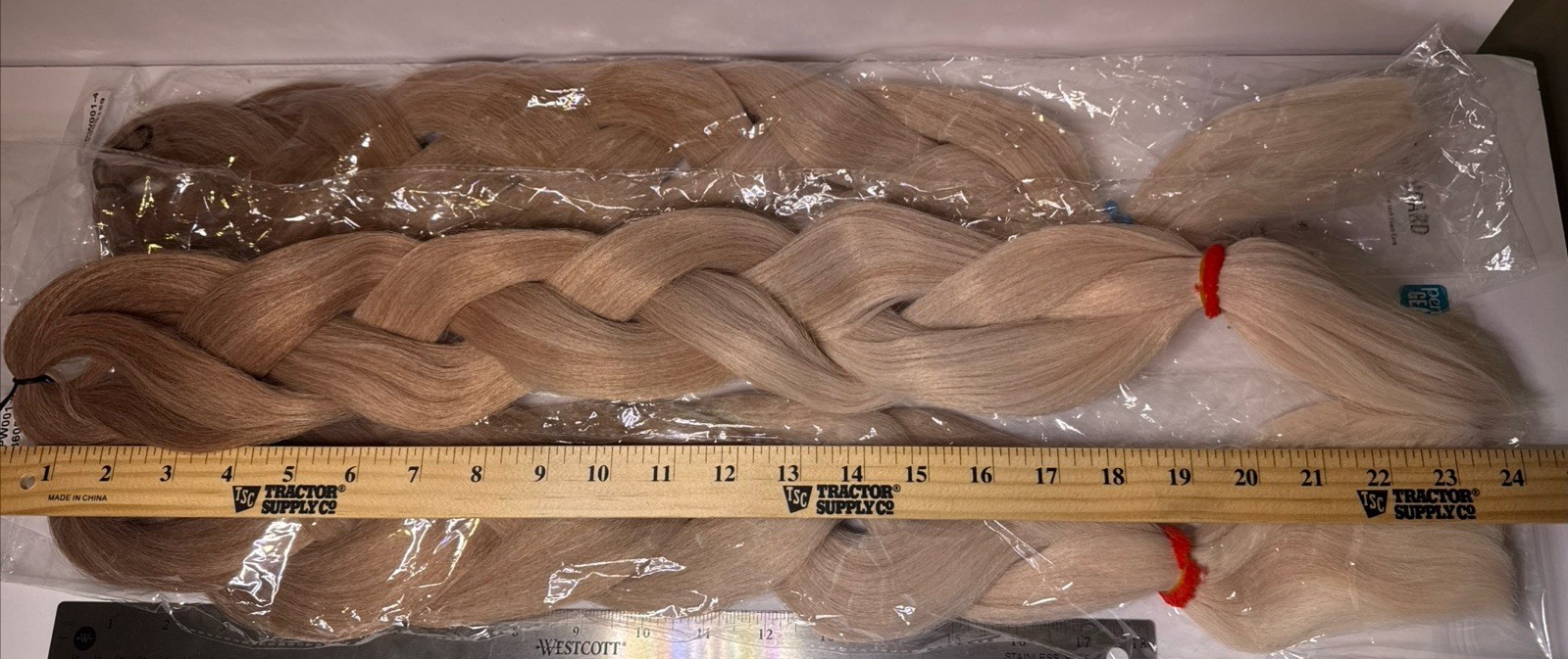 Hair extension braids jumbo light auburn To Blonde 24′ twist braids 3 pack