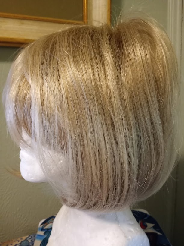 Estetica R25LF123 A-Line Bob Golden Blonde Wig w/ Stretch cap (68)