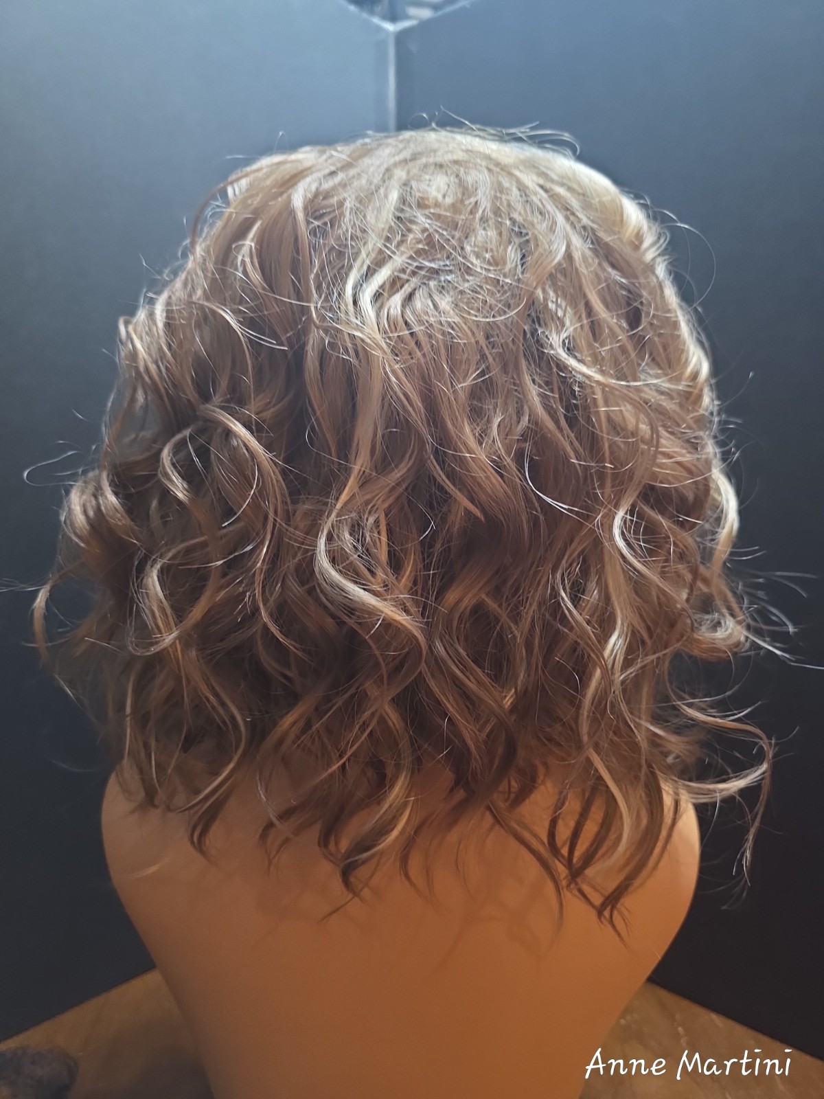 CSC NIA WIG Women’s Lace Front Curly Bob Wig Layered Blonde Light Brown Natural