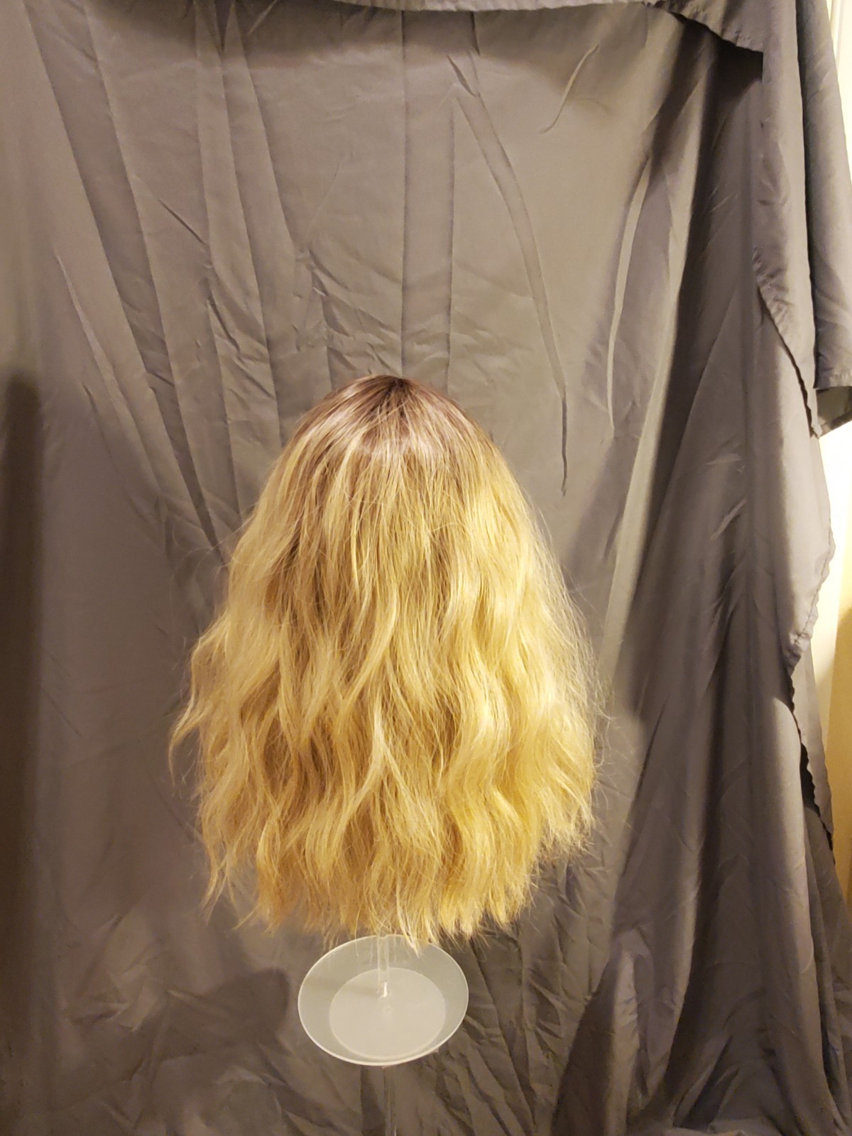 16 Inch Wavy Blonde Wig With Dark Roots And Lace U