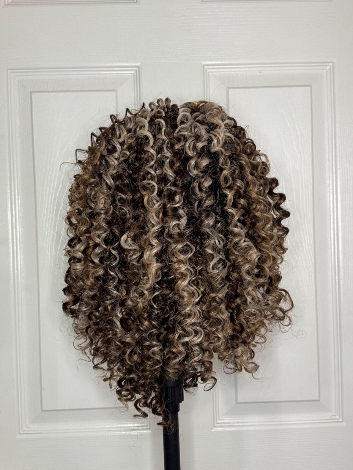 Chelsey Smith crown (Wig) Ramona NWT
