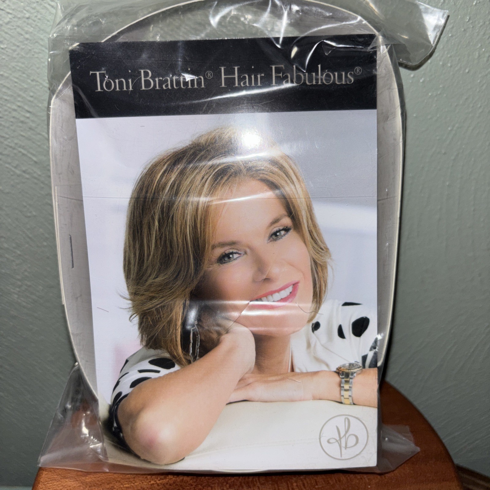 NEW Toni Brattin Fabulous Wig “Brown Gray” Wispy bangs