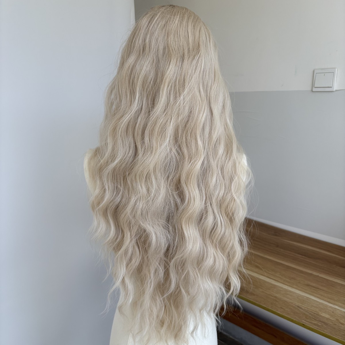 Synthetic Hair Heat Resistant Natural Highlight Blonde Long Wavy Lace Front Wig