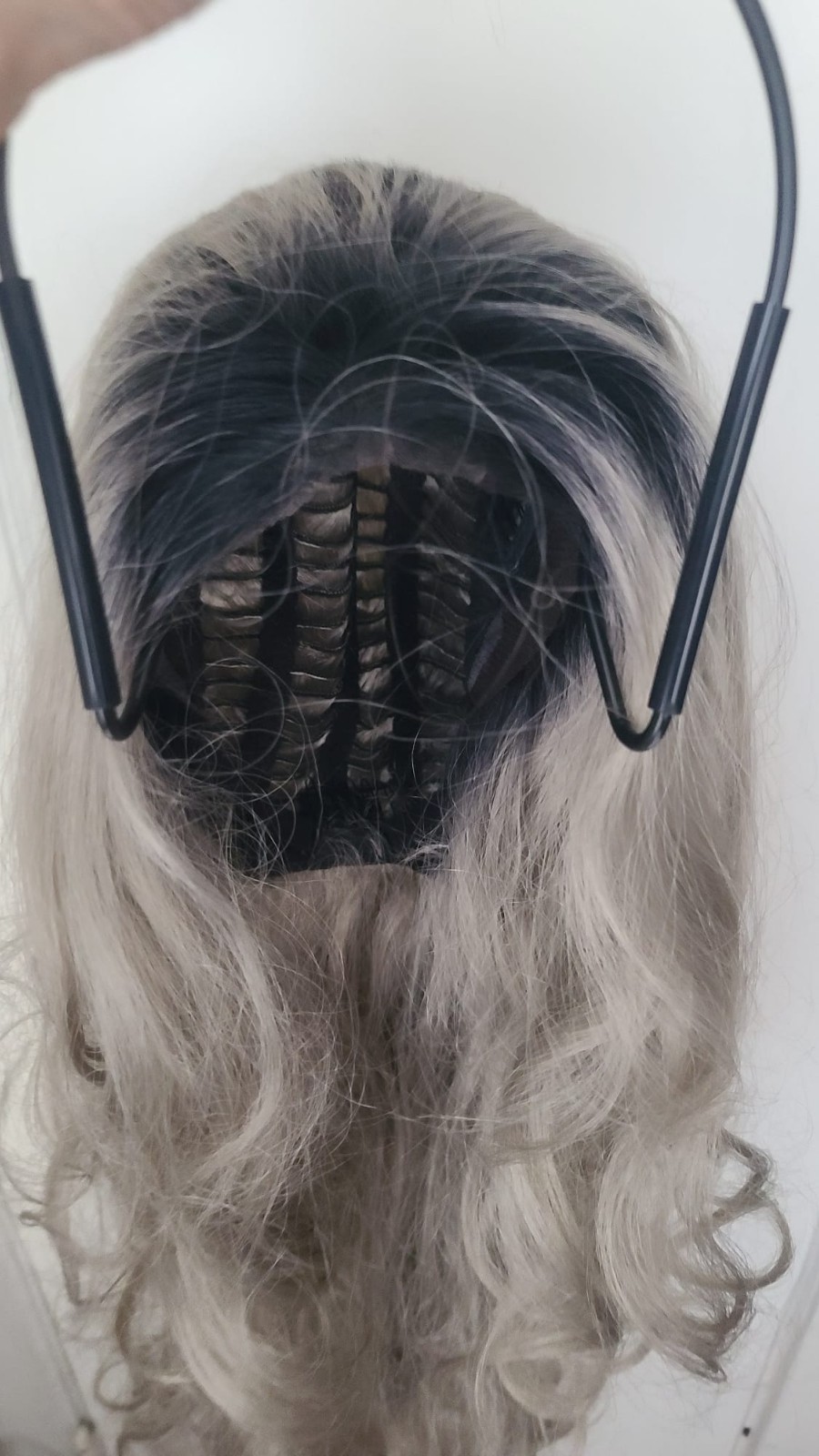 30″ Platinum Blonde Lace Front Wig Long Wavy Curly Silver Blonde No Glue