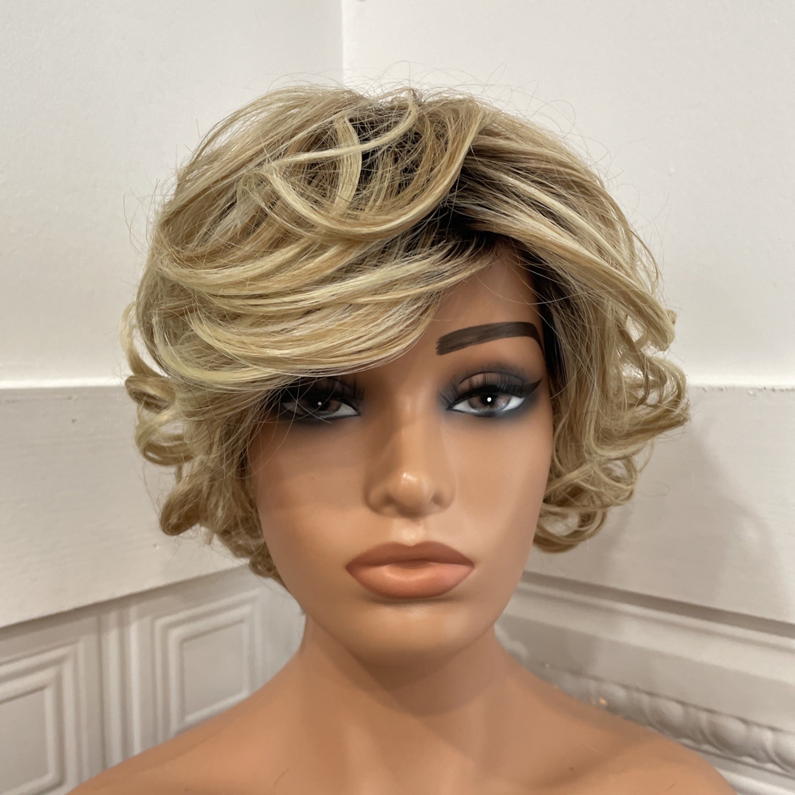 Toni Brattin 351 Gorgeous Regular HF Medium Blonde Wig New
