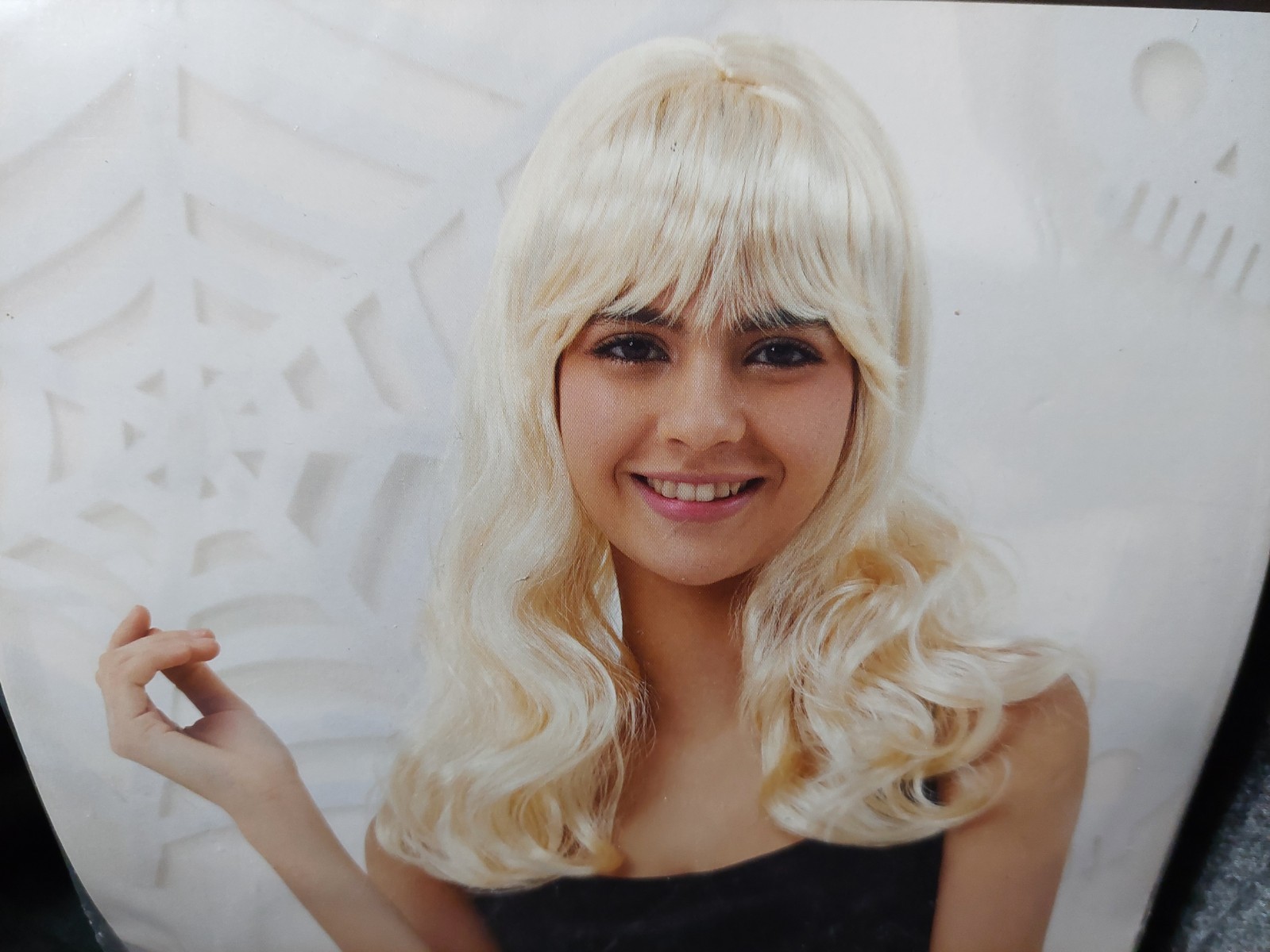 HAPPY HALLOWEEN LONG BLONDE WIG – ONE SIZE FITS MOST – SEALED NEW IN BAG
