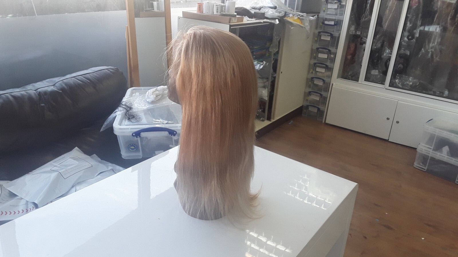 16″SILK BASE TOP BRAZILIAN GLUELESS FULL LACE WIG HONEY BLONDE 27# 150% DENSITY
